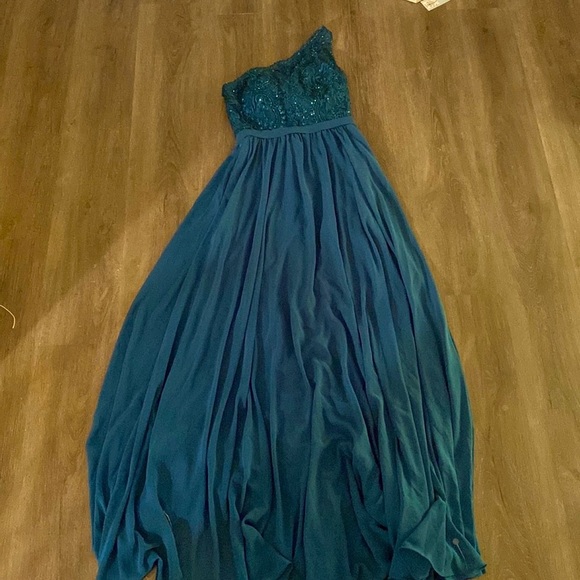 Prom dress NWOT - Picture 3 of 6
